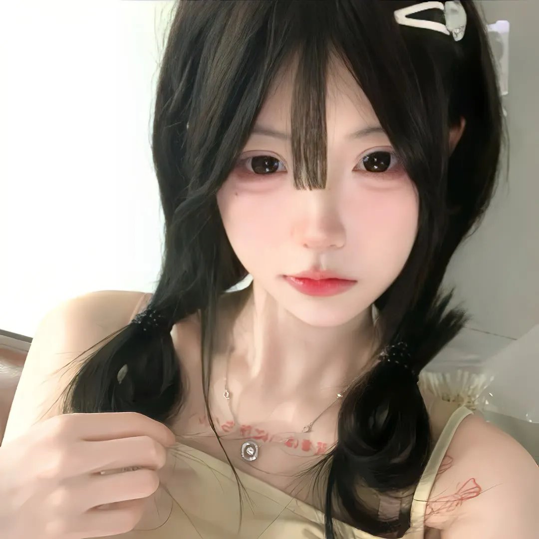 储物柜女孩